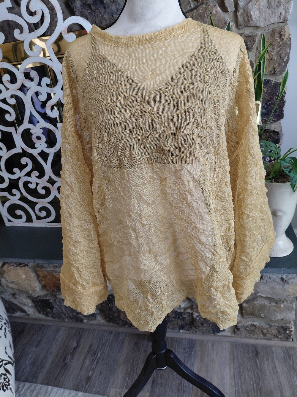 ZARA Lightweight Sheer Crinkle Bell-Sleeve Top-M
